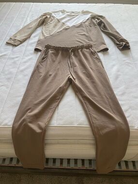 Two-Piece Cozy Lounge Set in Taupe & Cream